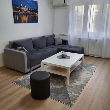 Slavija Lux! 2 Bedroom Center Belgrado